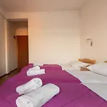 ヤドランカ ネウム